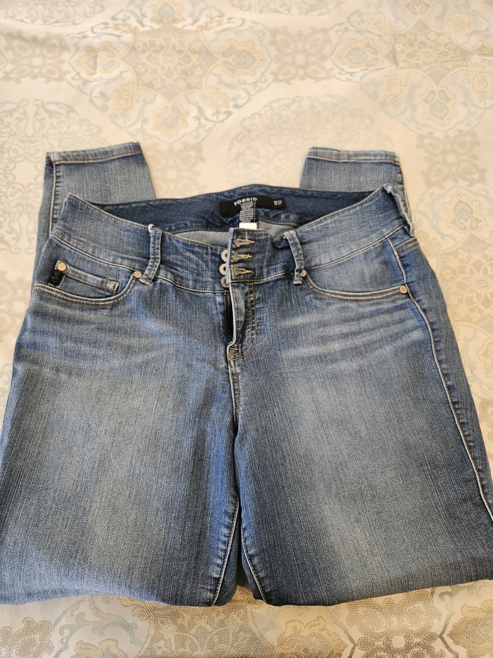 torrid Skinny Jeans in Light Blue Wash